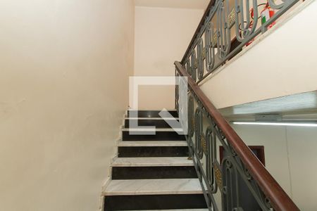 Escada de casa para alugar com 3 quartos, 280m² em Petrópolis, Porto Alegre