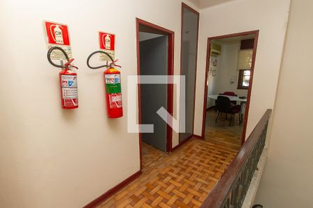 Corredor de casa para alugar com 3 quartos, 280m² em Petrópolis, Porto Alegre