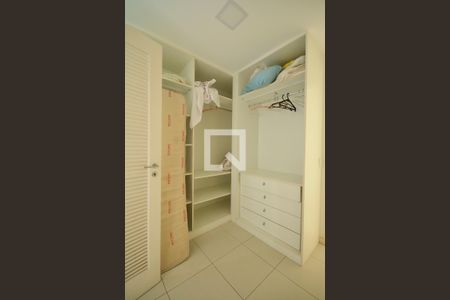Apartamento para alugar com 90m², 2 quartos e 1 vagaCloset