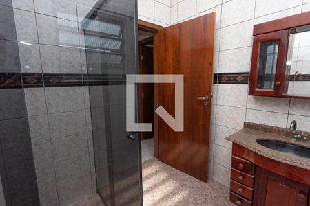 Banheiro de casa para alugar com 2 quartos, 120m² em Piraporinha, Diadema