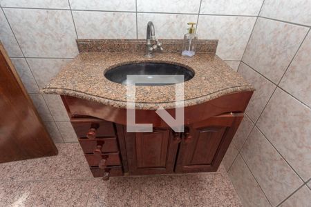 Banheiro de casa para alugar com 2 quartos, 120m² em Piraporinha, Diadema