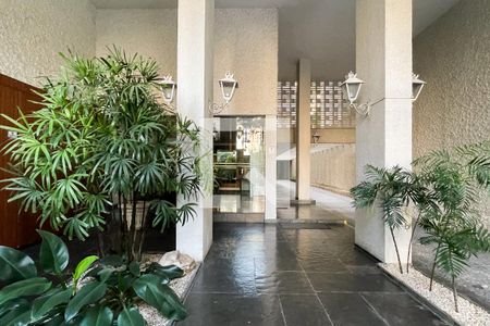 Apartamento à venda com 192m², 2 quartos e 1 vaga Apartamento à venda com 192m², 2 quartos e 1 vagaEntrada