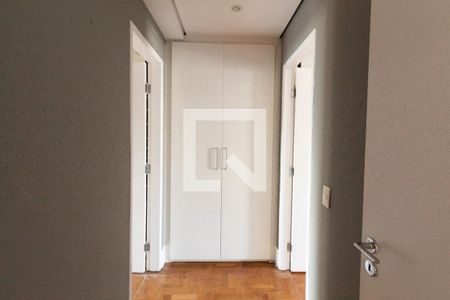 Corredor de apartamento à venda com 2 quartos, 192m² em Jardim Paulistano, São Paulo