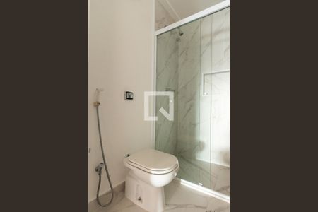 Apartamento à venda com 192m², 2 quartos e 1 vaga Apartamento à venda com 192m², 2 quartos e 1 vagaBanheiro da suíte 1