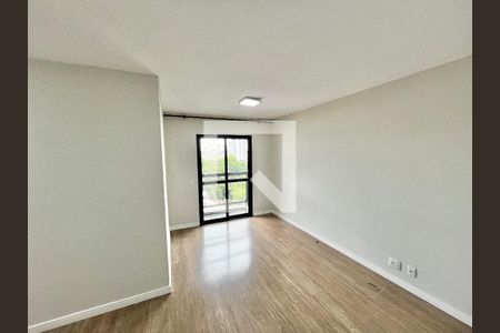 Sala de apartamento para alugar com 3 quartos, 75m² em Vila Carbone, São Paulo