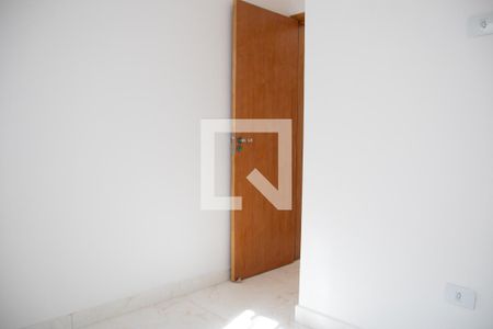 Quarto 2 de apartamento para alugar com 2 quartos, 45m² em Vila Isolina Mazzei, São Paulo