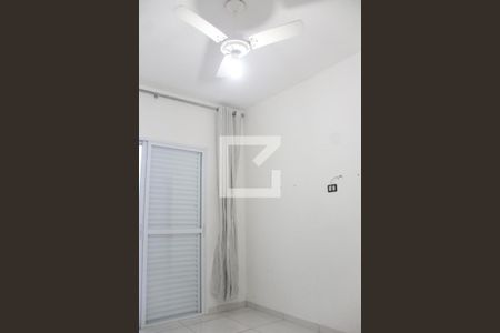 Sala de casa para alugar com 2 quartos, 60m² em Parque Bitaru, São Vicente