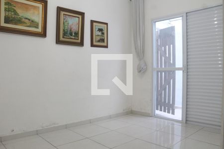 Sala de casa para alugar com 2 quartos, 60m² em Parque Bitaru, São Vicente