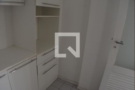 Apartamento para alugar com 81m², 3 quartos e 1 vagaÁrea de Serviço - banheiro e dependencia
