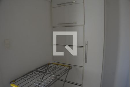 Apartamento para alugar com 81m², 3 quartos e 1 vagaÁrea de Serviço - banheiro e dependencia