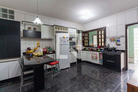 Casa à venda com 300m², 6 quartos e 2 vagas Casa à venda com 300m², 6 quartos e 2 vagasCozinha casa 1