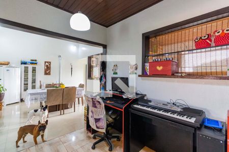 Casa à venda com 300m², 6 quartos e 2 vagas Casa à venda com 300m², 6 quartos e 2 vagasEscritorio casa 3