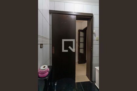 Casa à venda com 300m², 6 quartos e 2 vagas Casa à venda com 300m², 6 quartos e 2 vagasLavabo casa 1