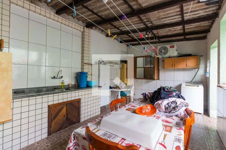 Casa à venda com 300m², 6 quartos e 2 vagas Casa à venda com 300m², 6 quartos e 2 vagasChurrasqueira
