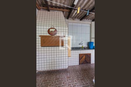 Casa à venda com 300m², 6 quartos e 2 vagas Casa à venda com 300m², 6 quartos e 2 vagasChurrasqueira