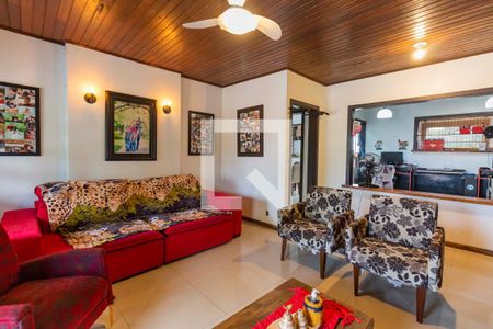 Casa à venda com 300m², 6 quartos e 2 vagas Casa à venda com 300m², 6 quartos e 2 vagasSala casa 3