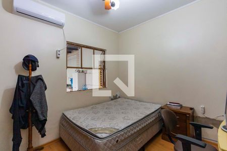 Casa à venda com 300m², 6 quartos e 2 vagas Casa à venda com 300m², 6 quartos e 2 vagasQuarto 2 casa 1