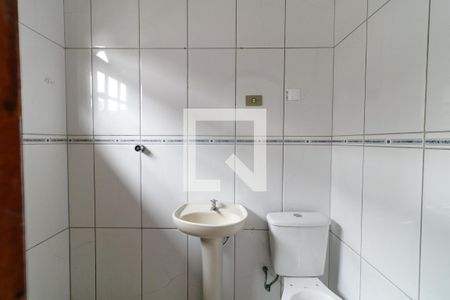 Banheiro 1 de casa para alugar com 1 quarto, 40m² em Jardim Triana, São Paulo