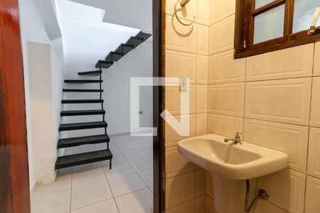 Banheiro 2 de casa para alugar com 1 quarto, 40m² em Jardim Triana, São Paulo