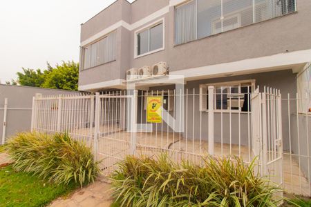 Casa à venda com 300m², 3 quartos e 2 vagas Casa à venda com 300m², 3 quartos e 2 vagasFachada