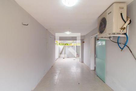 Casa à venda com 300m², 3 quartos e 2 vagas Casa à venda com 300m², 3 quartos e 2 vagasGaragem