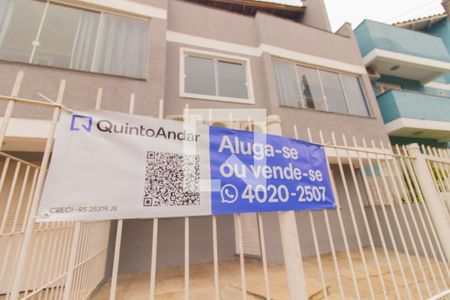 Casa à venda com 300m², 3 quartos e 2 vagas Casa à venda com 300m², 3 quartos e 2 vagasFachada