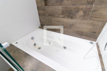 Casa à venda com 300m², 3 quartos e 2 vagas Casa à venda com 300m², 3 quartos e 2 vagasSuíte banheiro