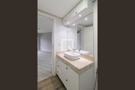 Casa à venda com 300m², 3 quartos e 2 vagas Casa à venda com 300m², 3 quartos e 2 vagasSuíte banheiro