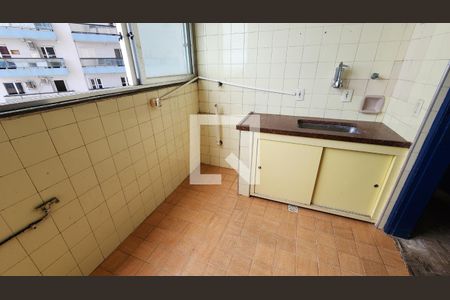 Cozinha de apartamento para alugar com 1 quarto, 43m² em José Menino, Santos