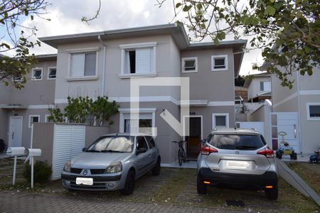 Casa de condomínio para alugar com 89m², 3 quartos e 2 vagasFachada e garagem