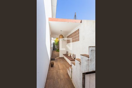 Casa à venda com 216m², 4 quartos e 2 vagasCorredor Casa Inferior