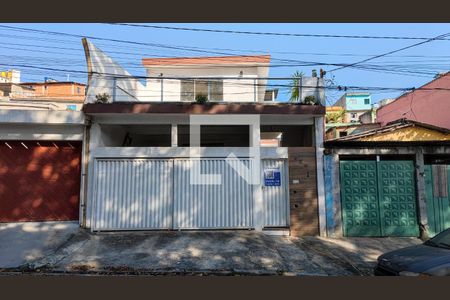 Casa à venda com 216m², 4 quartos e 2 vagasFachada