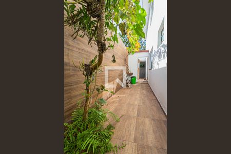 Casa à venda com 216m², 4 quartos e 2 vagasCorredor Casa Inferior