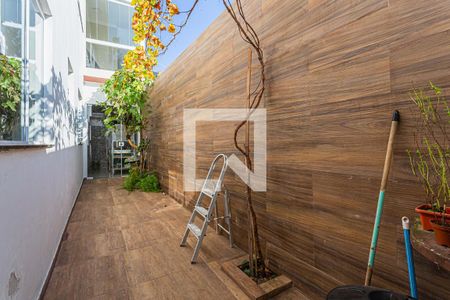 Casa à venda com 216m², 4 quartos e 2 vagasCorredor Casa Inferior