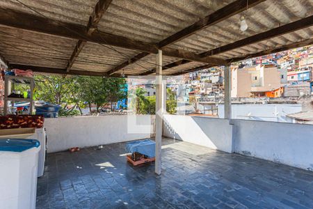 Casa à venda com 216m², 4 quartos e 2 vagasÁrea de Serviço