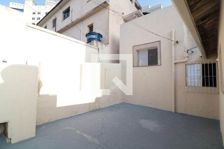 Casa para alugar com 30m², 1 quarto e sem vagaQuintal