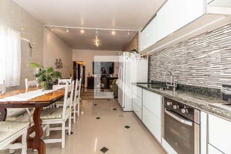 Casa à venda com 150m², 3 quartos e 3 vagas Casa à venda com 150m², 3 quartos e 3 vagasCozinha