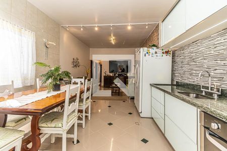 Casa à venda com 150m², 3 quartos e 3 vagas Casa à venda com 150m², 3 quartos e 3 vagasCozinha