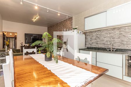 Casa à venda com 150m², 3 quartos e 3 vagas Casa à venda com 150m², 3 quartos e 3 vagasCozinha