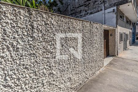 Casa à venda com 150m², 3 quartos e 3 vagas Casa à venda com 150m², 3 quartos e 3 vagasVista da Rua