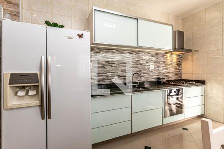 Casa à venda com 150m², 3 quartos e 3 vagas Casa à venda com 150m², 3 quartos e 3 vagasCozinha