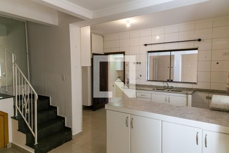 Casa para alugar com 184m², 4 quartos e 2 vagasCozinha