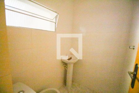 Casa à venda com 60m², 1 quarto e sem vaga Casa à venda com 60m², 1 quarto e sem vagaBanheiro