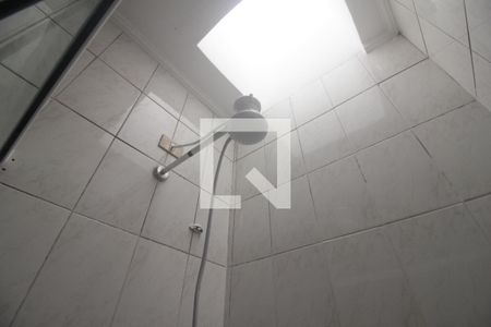 Chuveiro de casa para alugar com 2 quartos, 80m² em Jardim Ouro Preto, Taboão da Serra