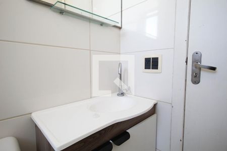 Banheiro de apartamento à venda com 2 quartos, 60m² em Cidade das Flores, Osasco