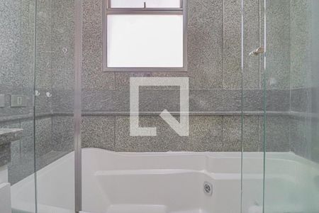 Apartamento para alugar com 340m², 4 quartos e 3 vagasBanheiro do Quarto Suíte 