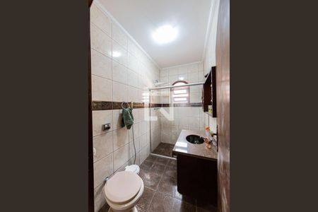 Casa para alugar com 220m², 4 quartos e 2 vagasBanheiro Social