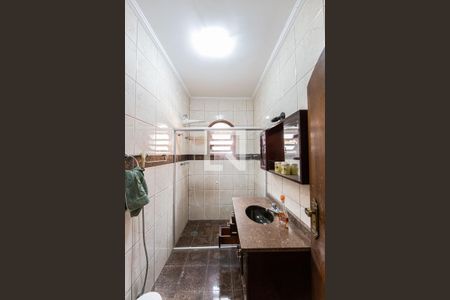 Casa para alugar com 220m², 4 quartos e 2 vagasBanheiro Social