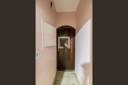 Casa para alugar com 220m², 4 quartos e 2 vagas Casa para alugar com 220m², 4 quartos e 2 vagasCorredor