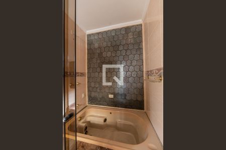 Casa para alugar com 220m², 4 quartos e 2 vagassuite